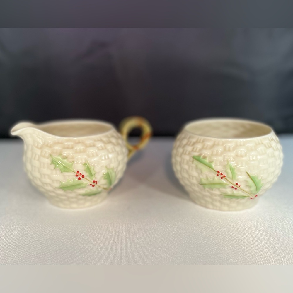 BELLEEK Enchanted Holly Cream & Sugar Set.Vintage. Rare. Excellent condition.